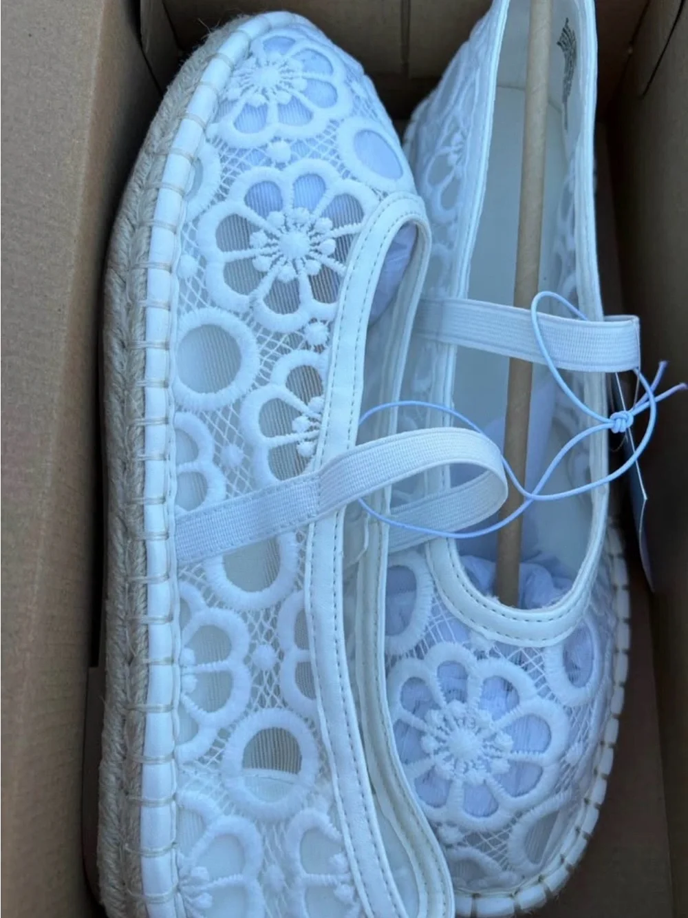 Universal Thread White Lace Espadrille Flats with Elastic Strap
